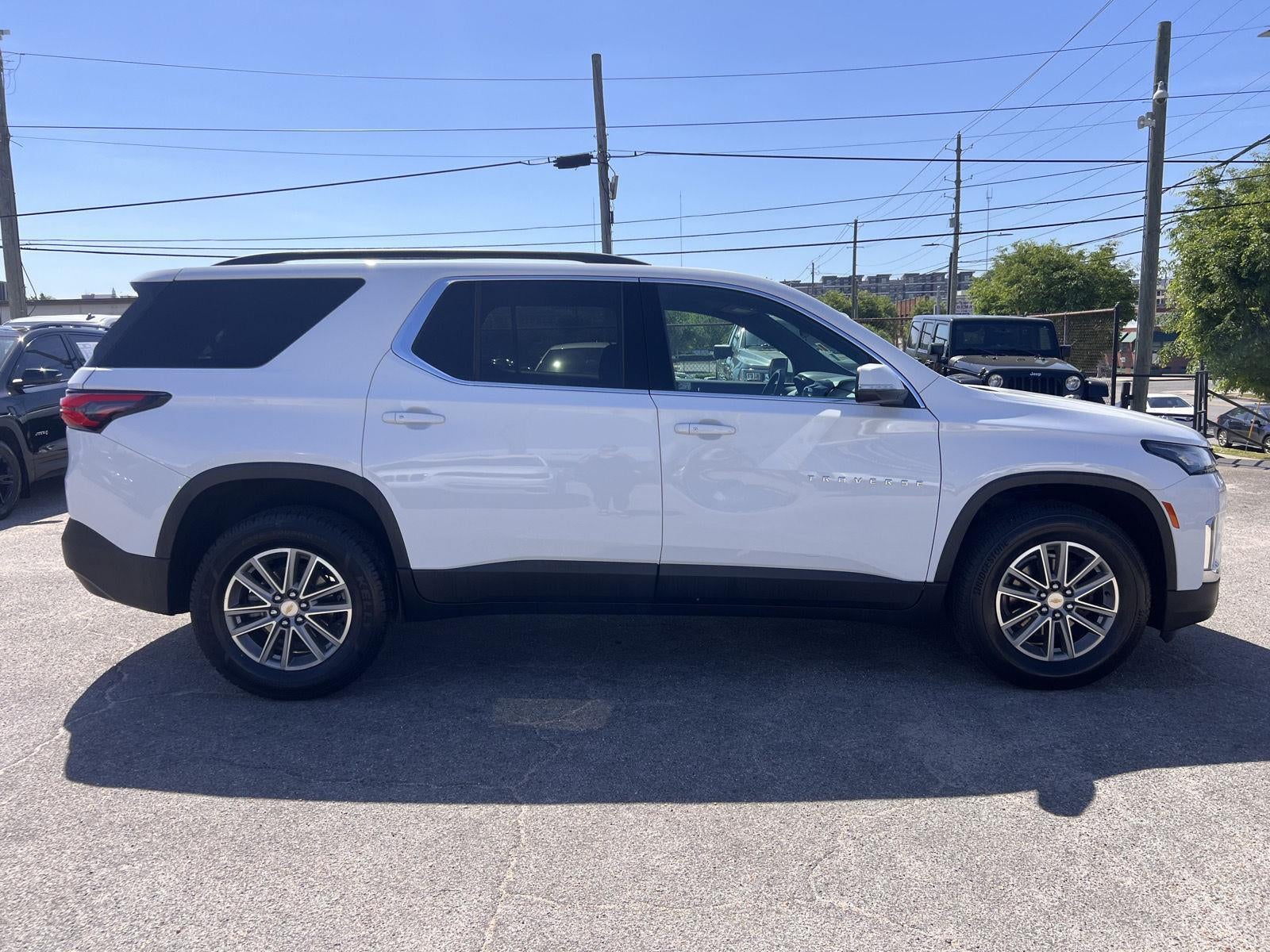 2023 Chevrolet Traverse LT Cloth