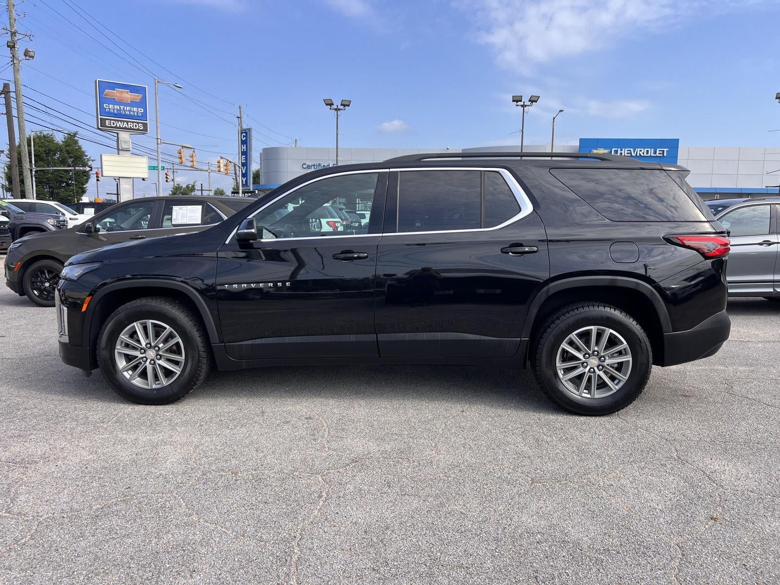 2023 Chevrolet Traverse LT Cloth