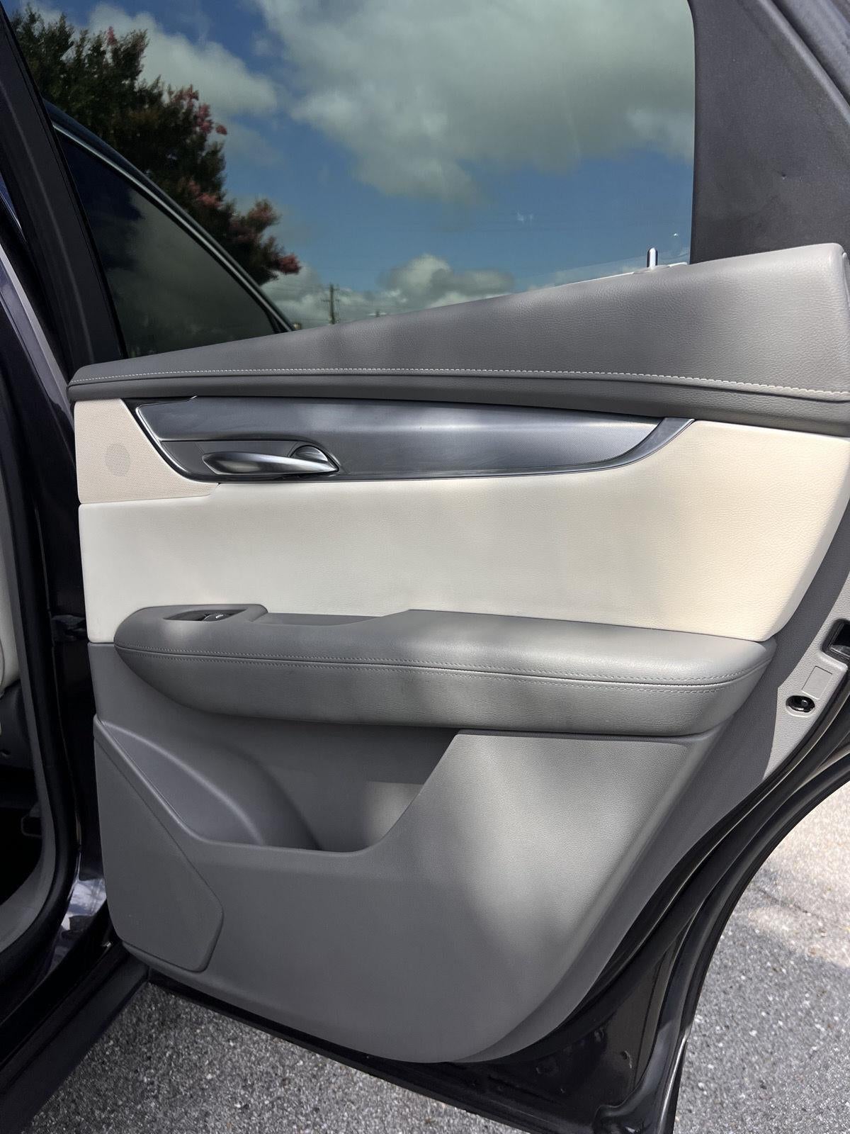 2017 Cadillac XT5 Premium Luxury FWD
