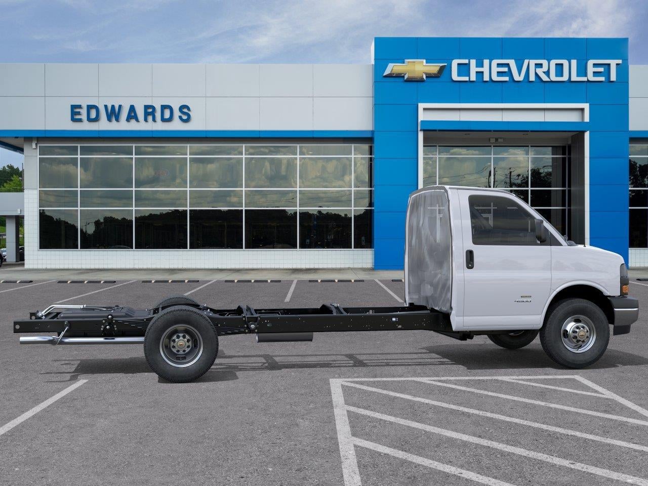 2026 Chevrolet Express Cutaway 3500 1WT