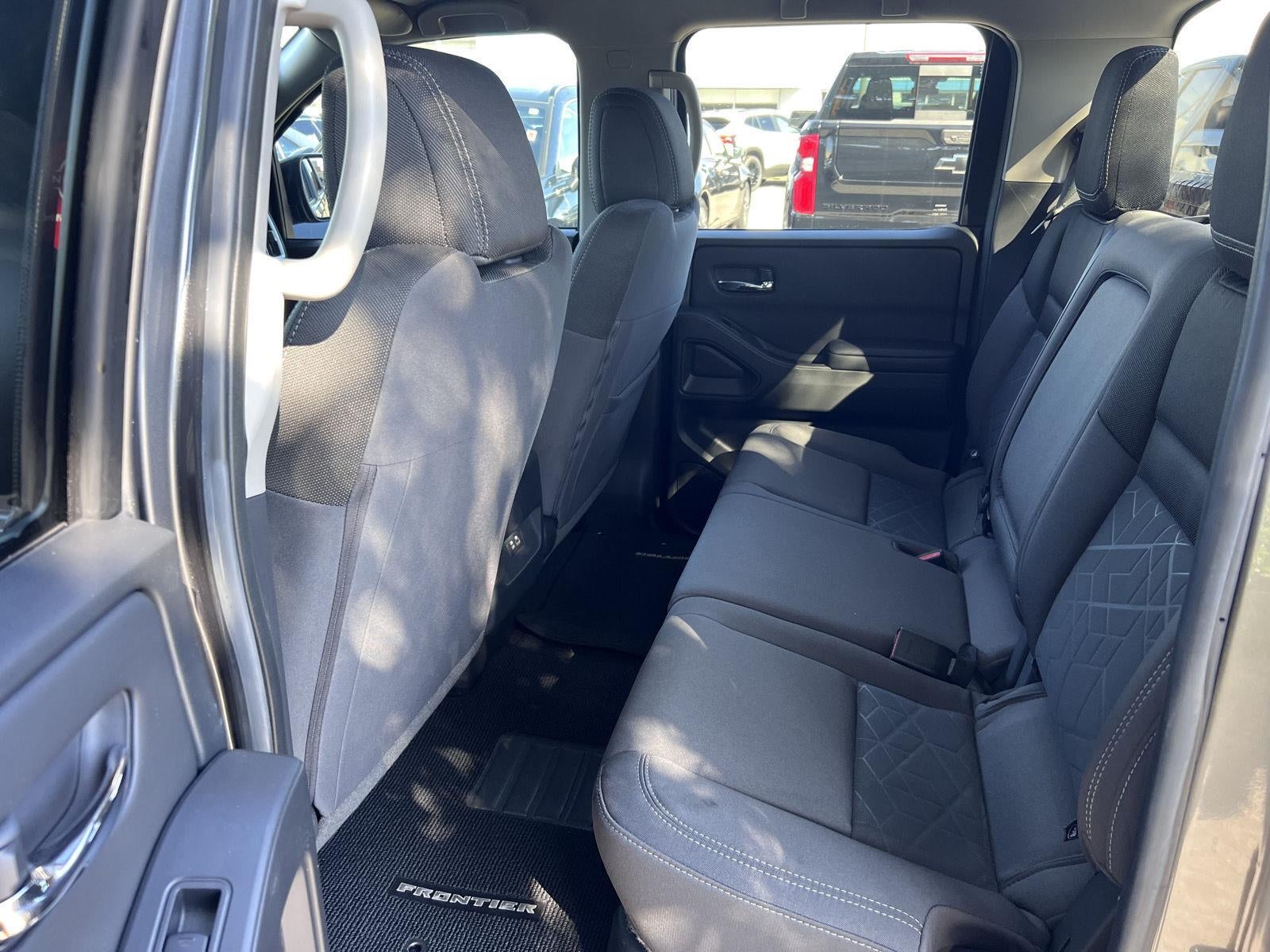 2025 Nissan Frontier SV