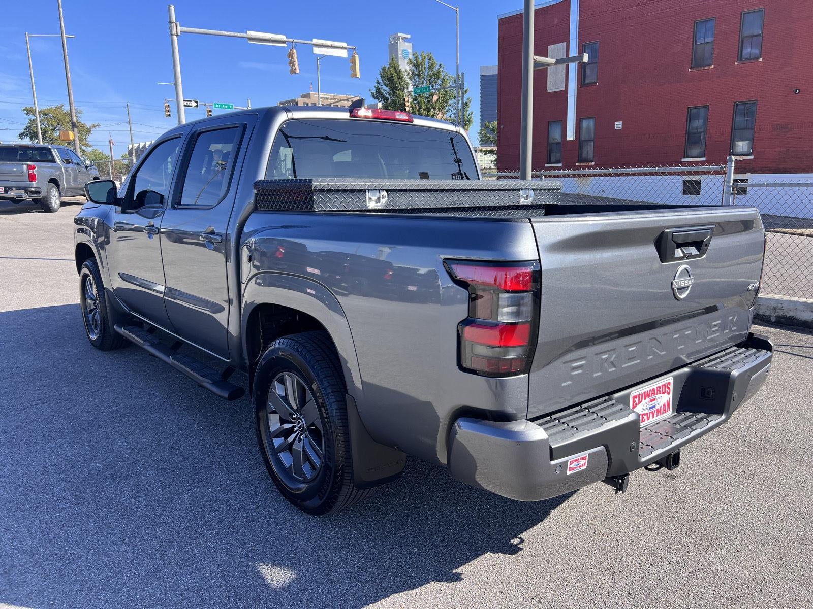 2025 Nissan Frontier SV