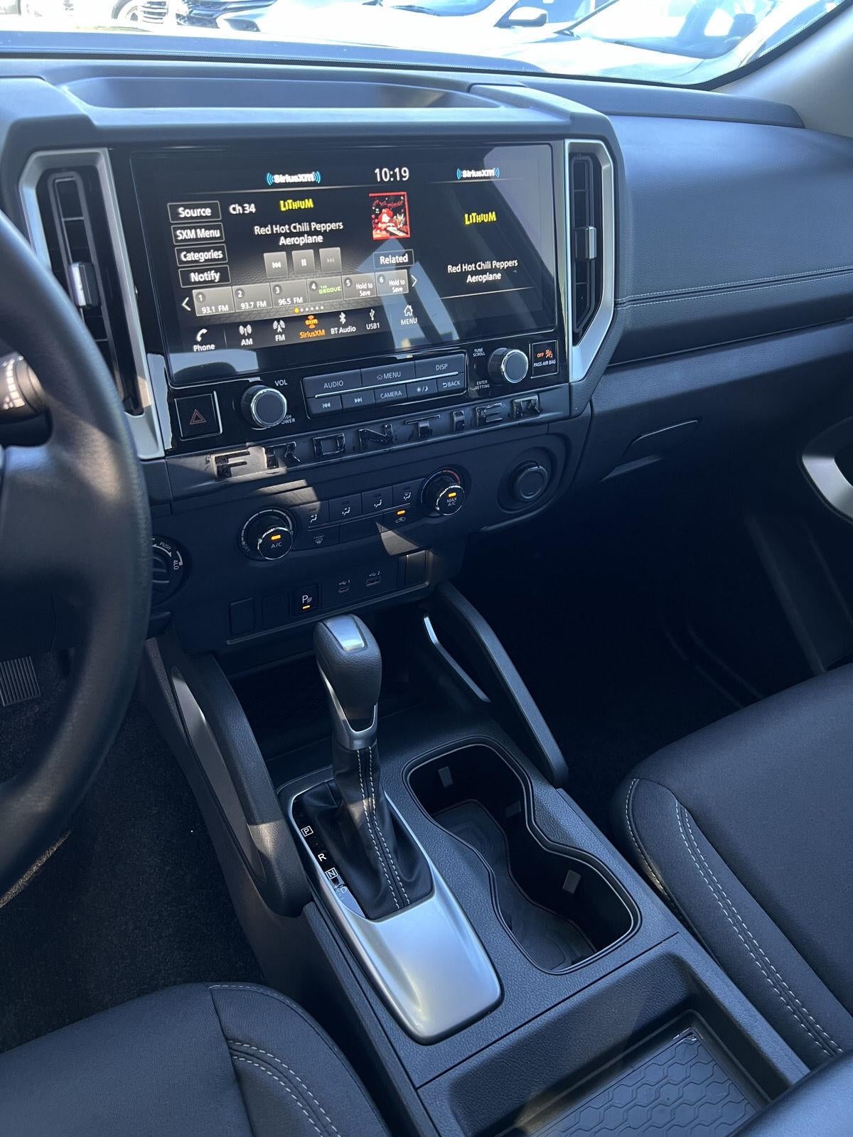 2025 Nissan Frontier SV
