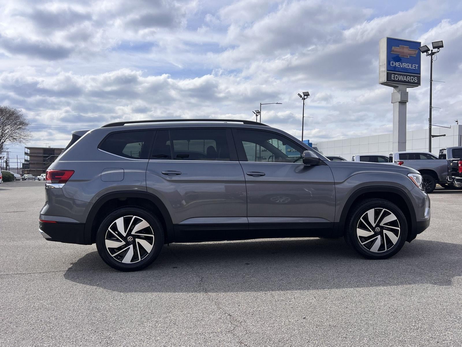 2024 Volkswagen Atlas 2.0T SE w/Technology