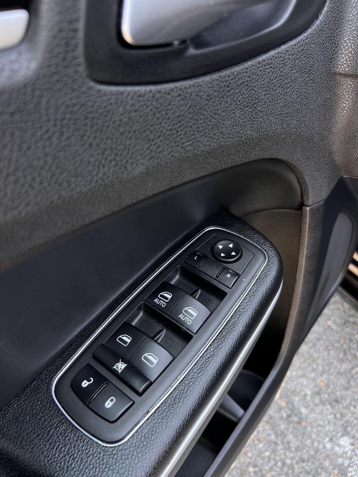 2023 Chrysler 300 300S