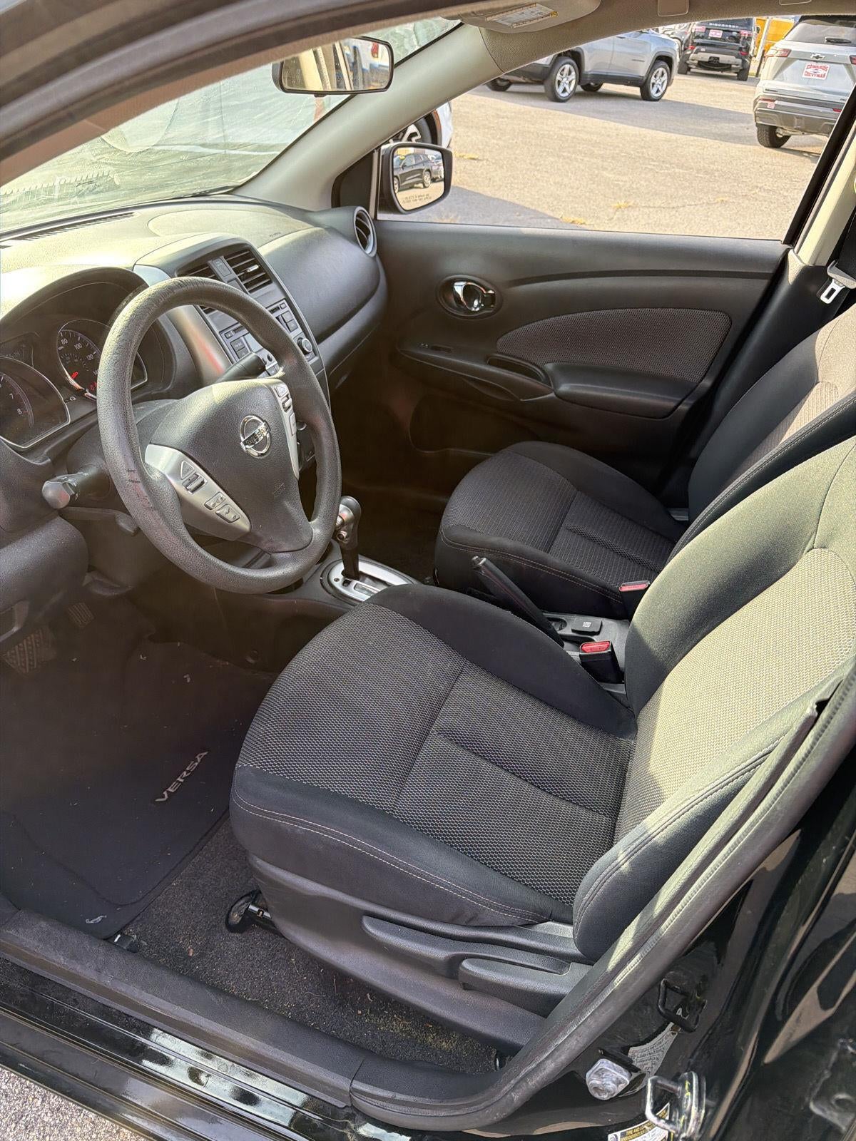2016 Nissan Versa SV