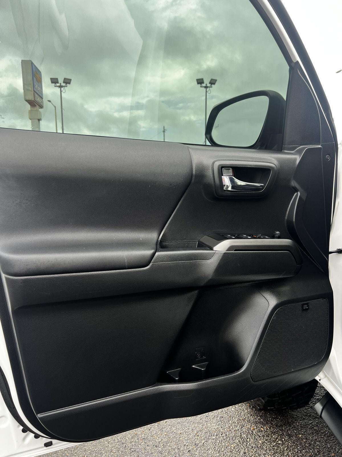2022 Toyota Tacoma 4WD SR