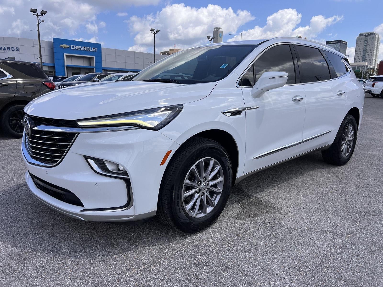 2023 Buick Enclave Essence