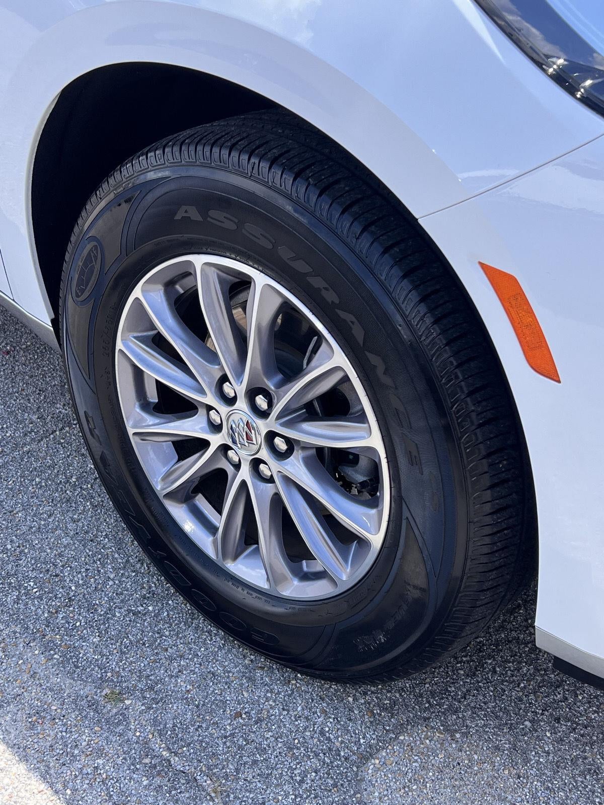 2023 Buick Enclave Essence