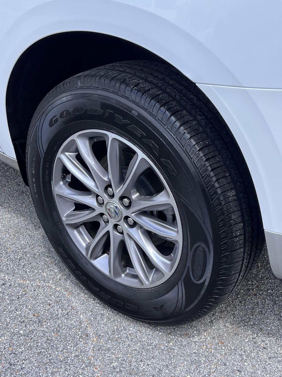 2023 Buick Enclave Essence