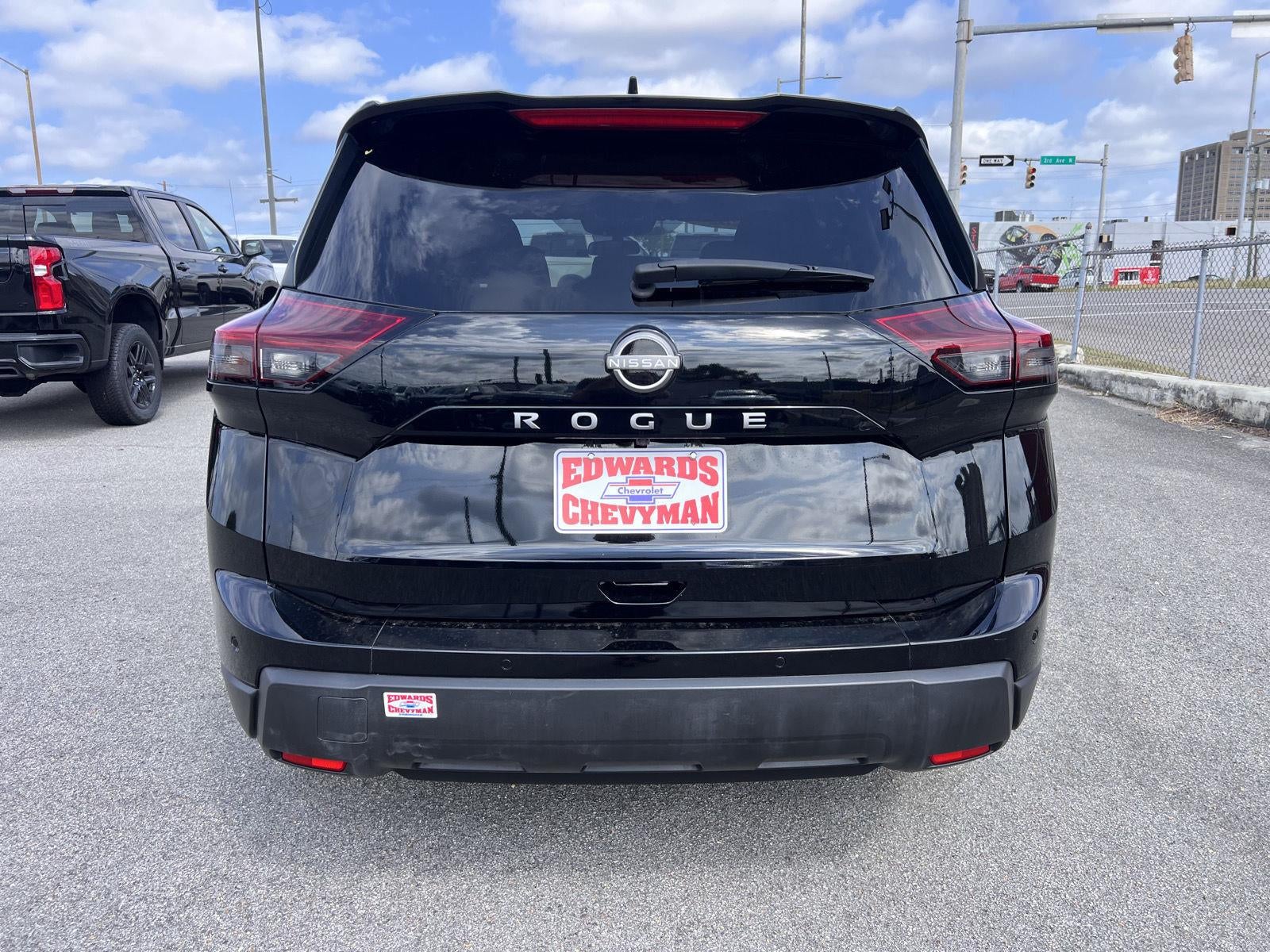 2025 Nissan Rogue SV