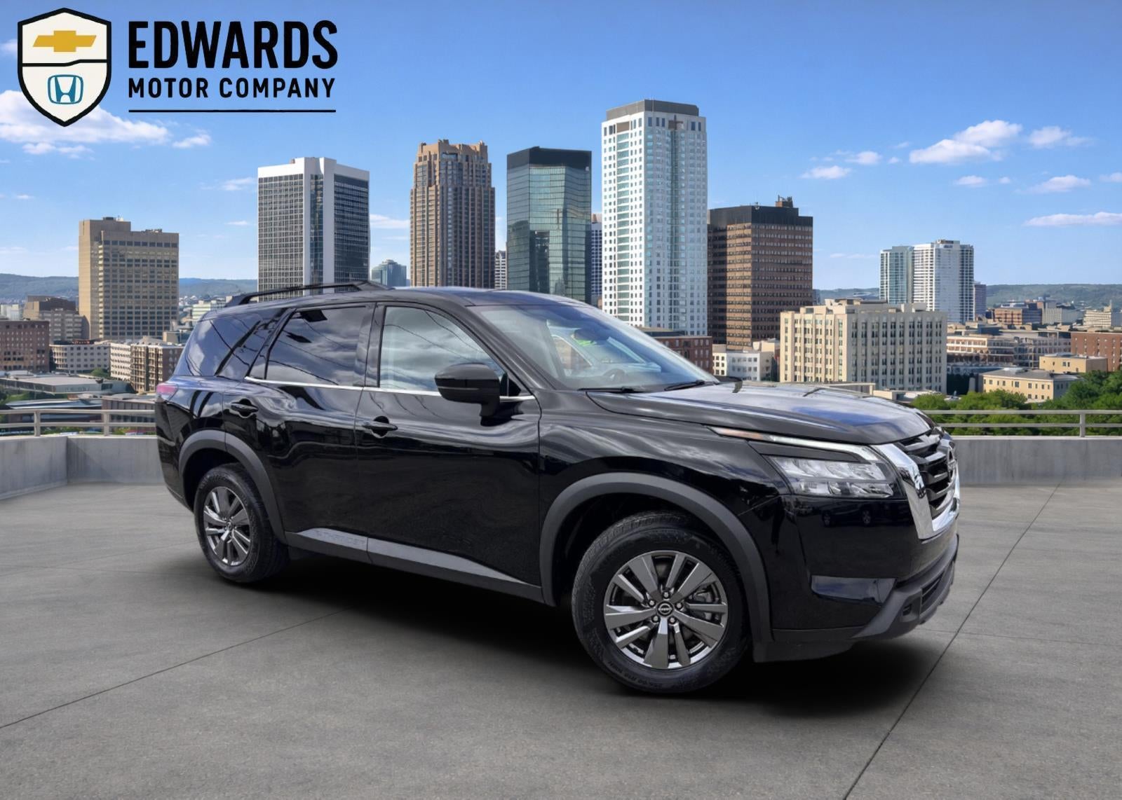 2025 Nissan Pathfinder SV