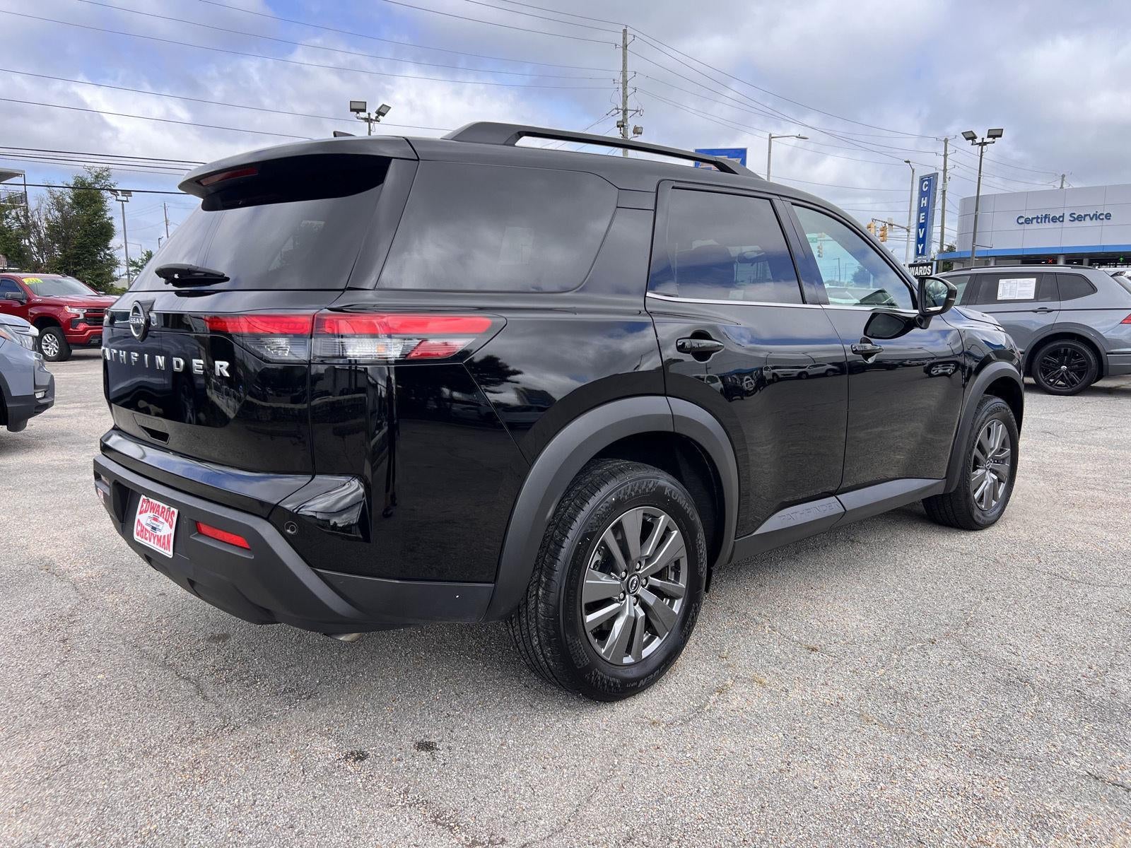 2025 Nissan Pathfinder SV
