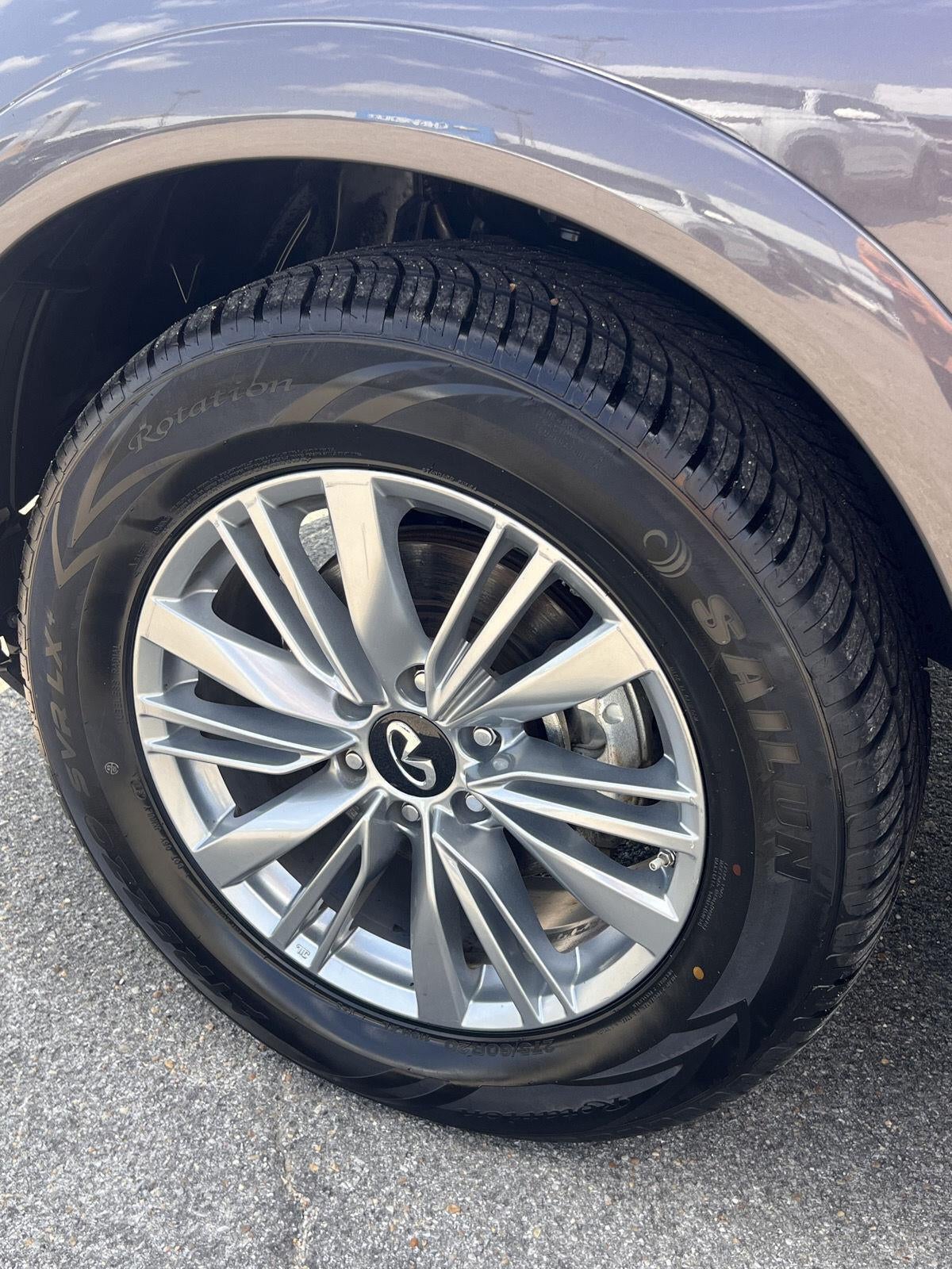 2024 INFINITI QX80 LUXE