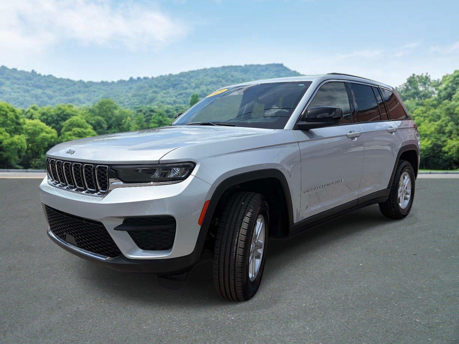 2023 Jeep Grand Cherokee Laredo