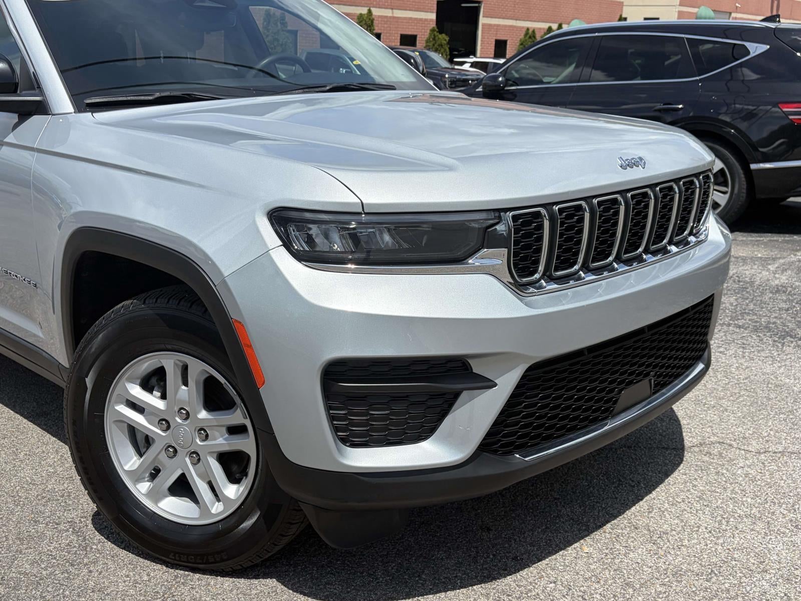 2023 Jeep Grand Cherokee Laredo