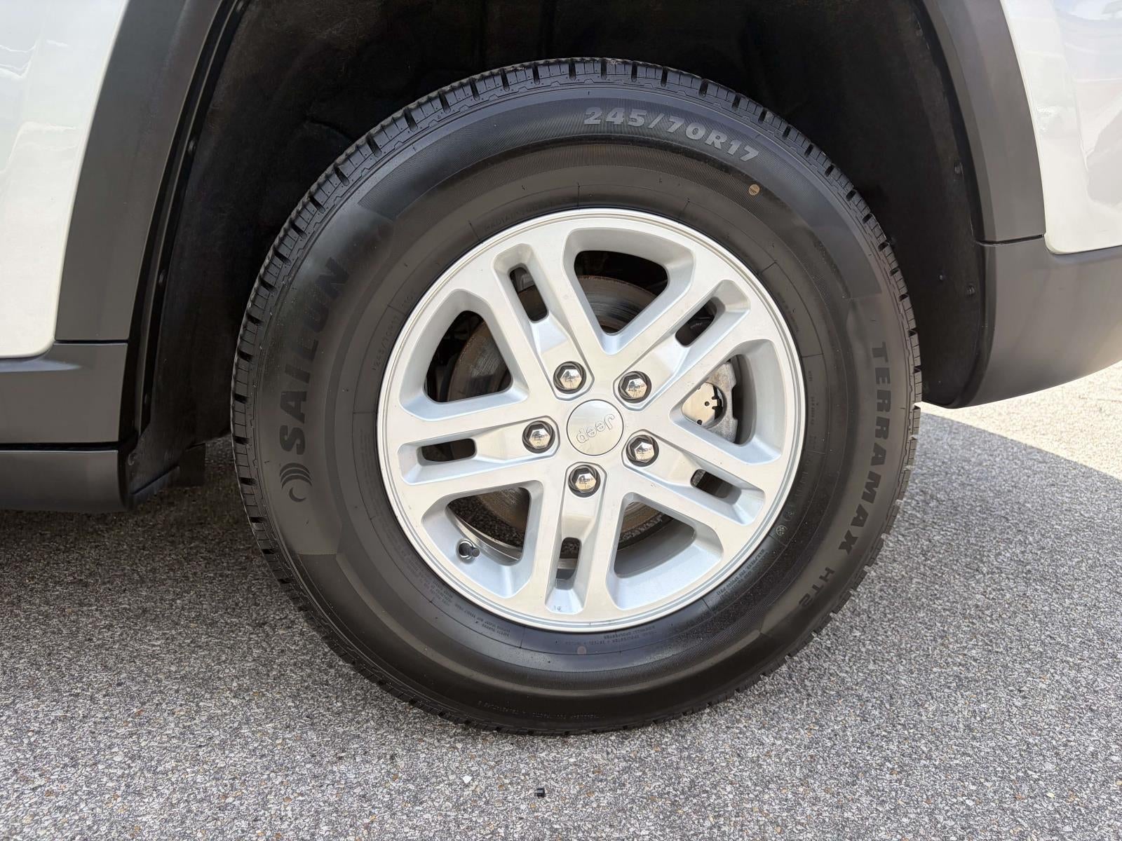 2023 Jeep Grand Cherokee Laredo