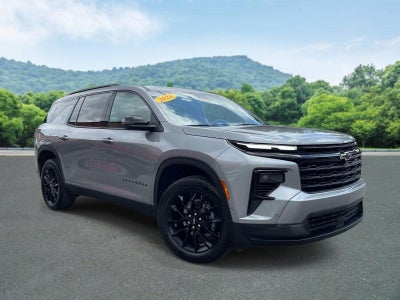 2024 Chevrolet Traverse LT
