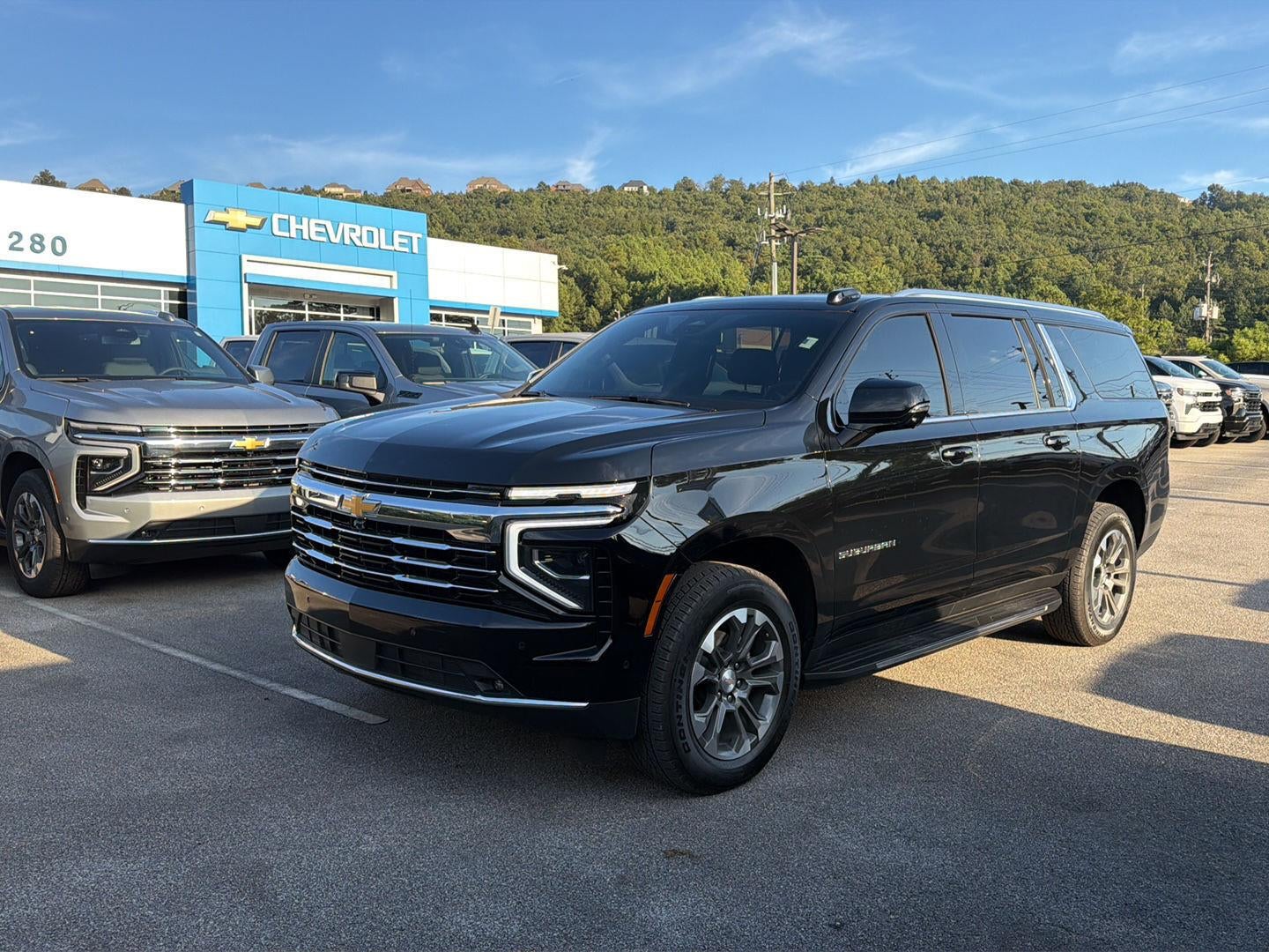 2025 Chevrolet Suburban LT