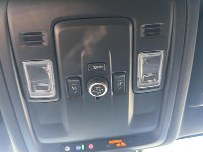 2025 Chevrolet Suburban LT