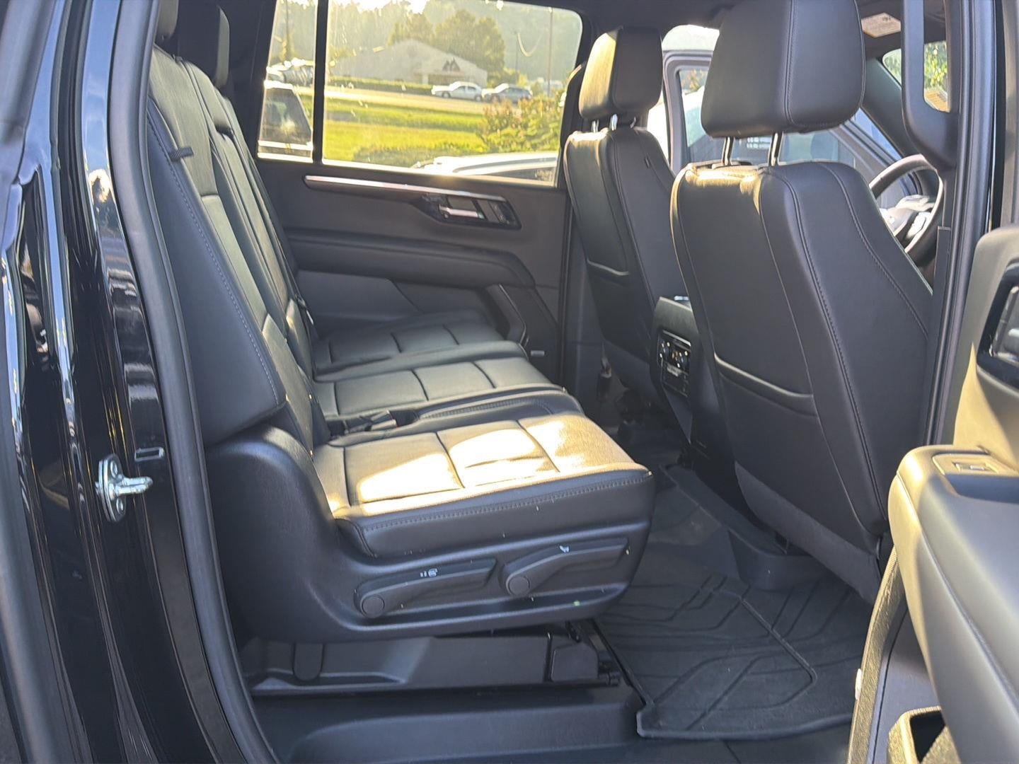 2025 Chevrolet Suburban LT