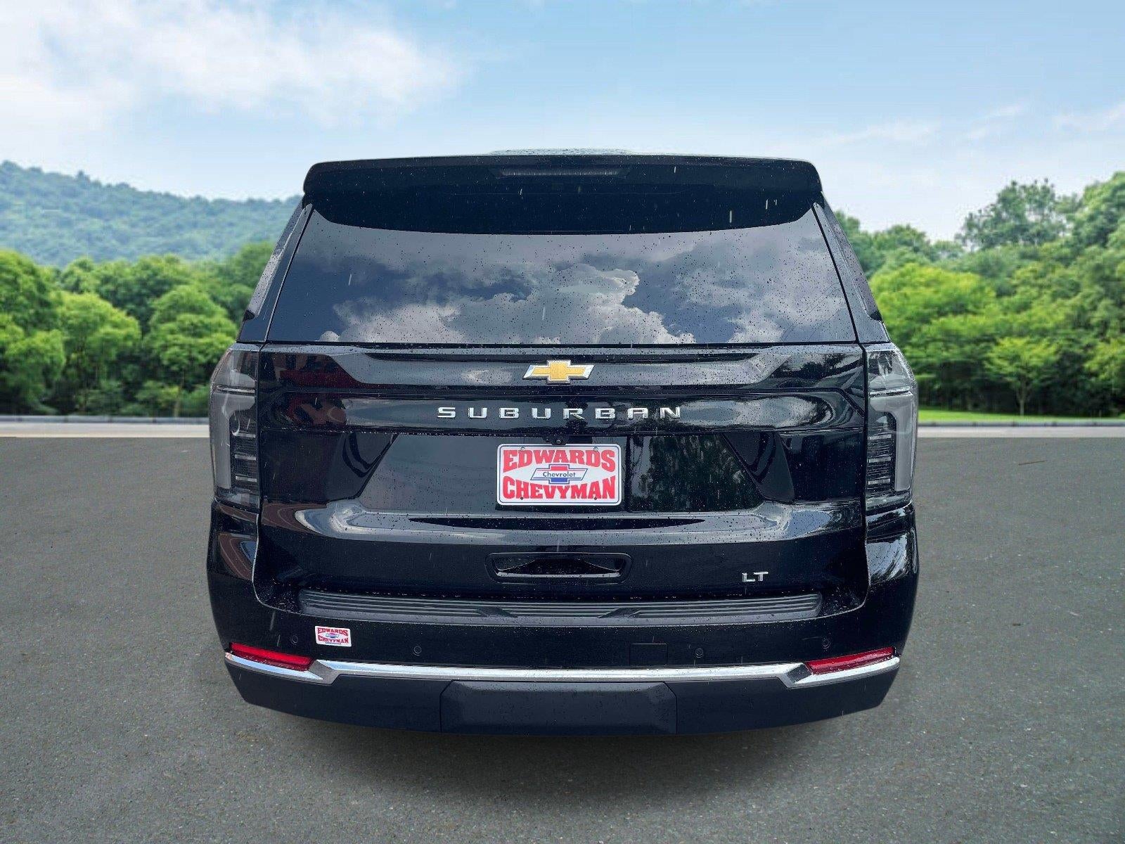 2025 Chevrolet Suburban LT
