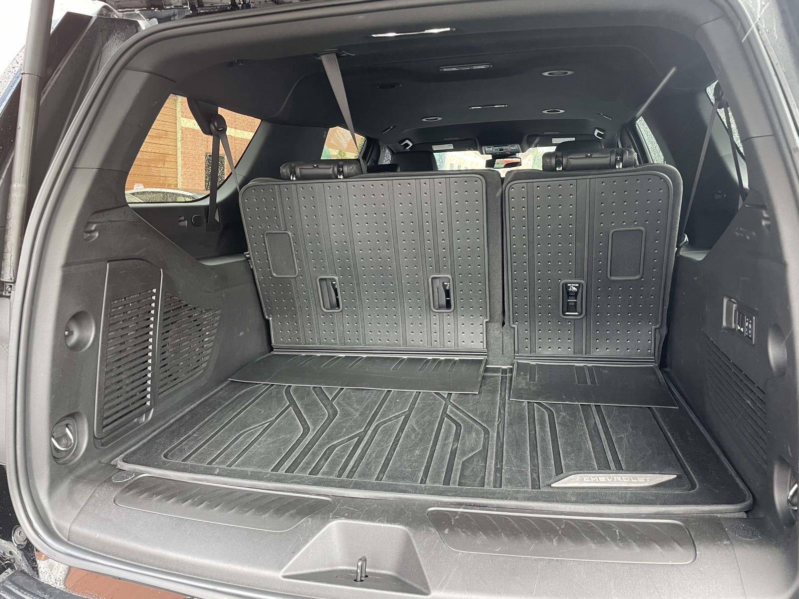 2025 Chevrolet Suburban LT