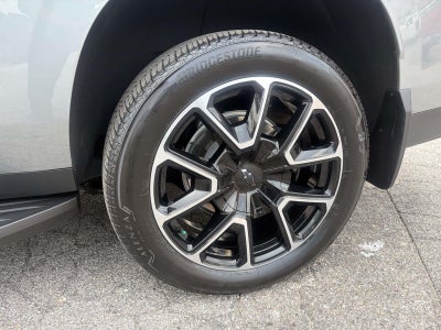 2025 Chevrolet Suburban RST