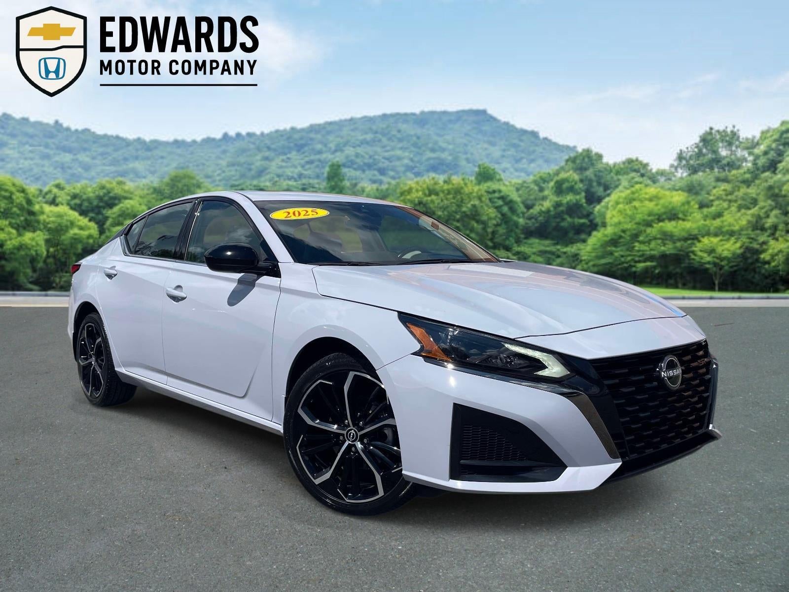 2025 Nissan Altima SR