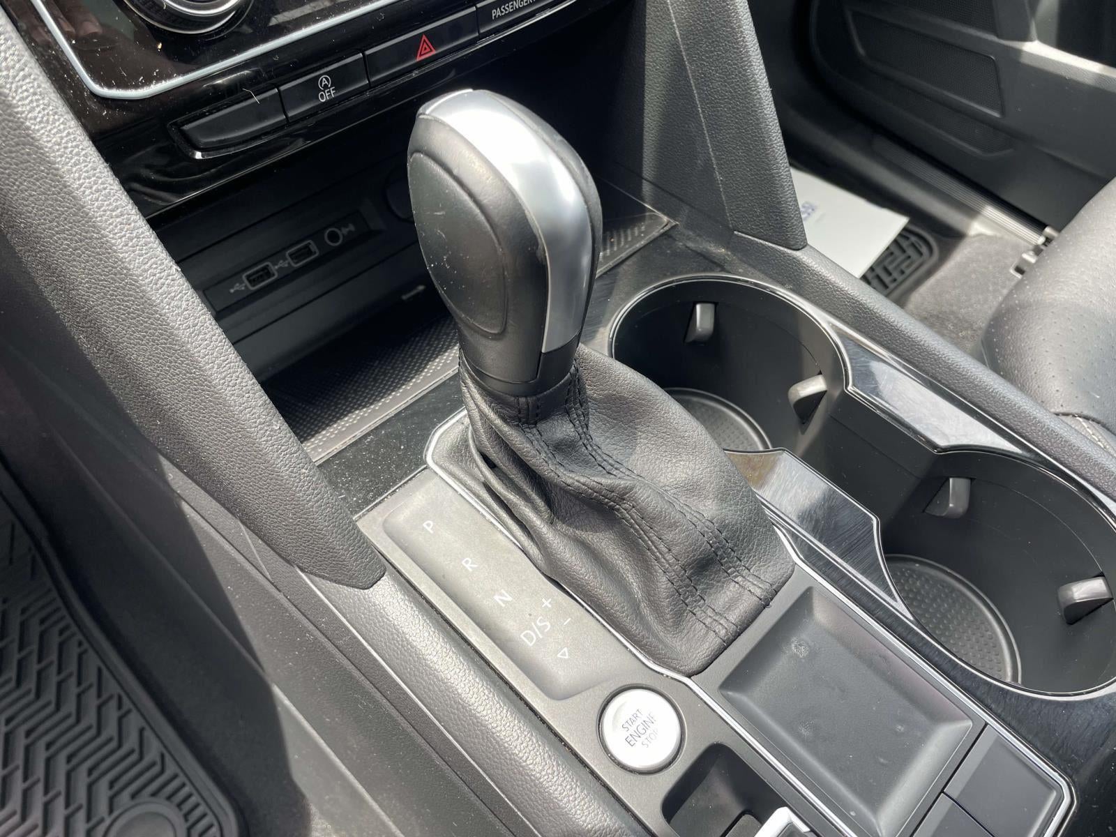 2020 Volkswagen Atlas Cross Sport 3.6L V6 SEL R-Line
