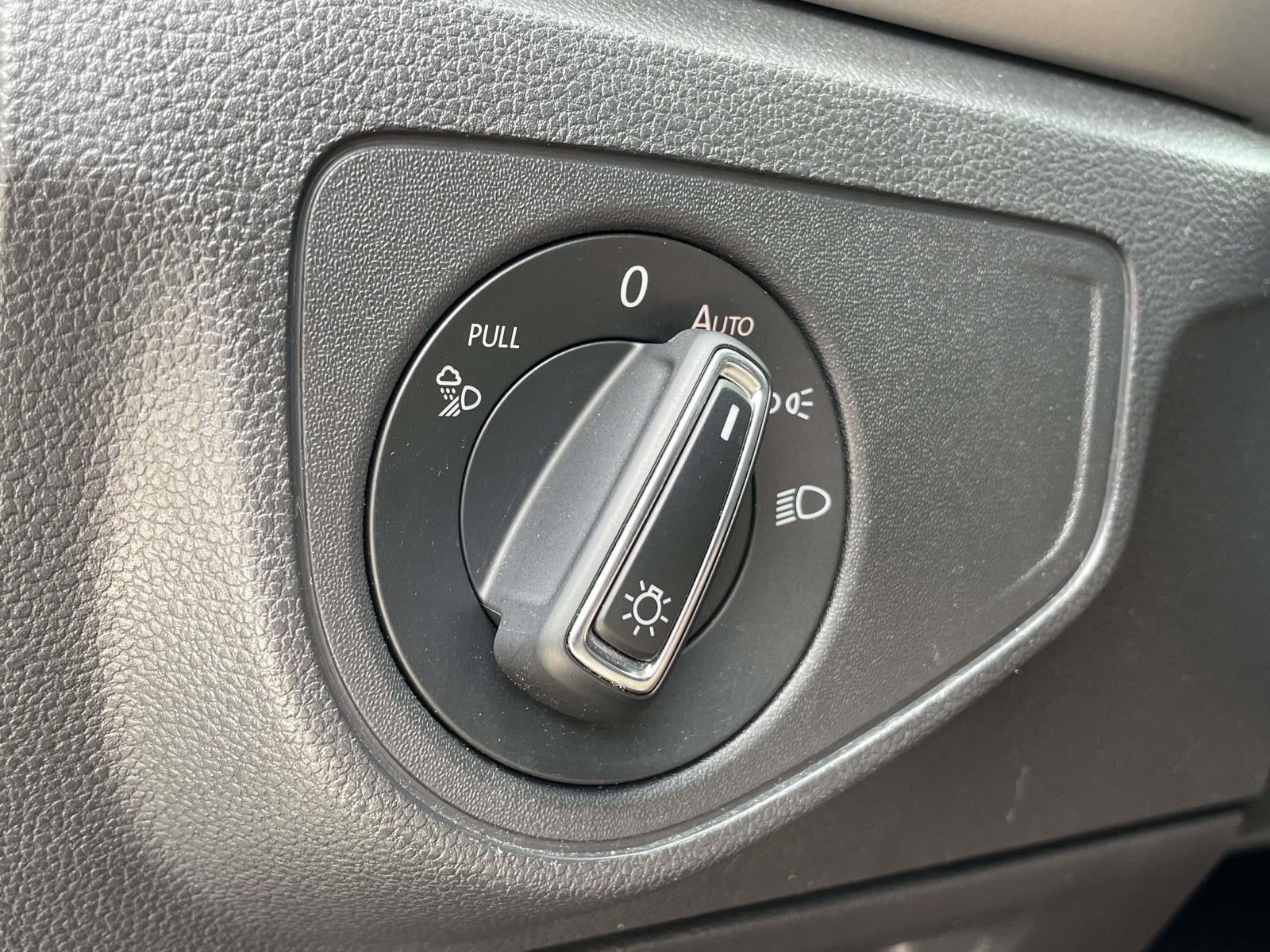 2020 Volkswagen Atlas Cross Sport 3.6L V6 SEL R-Line