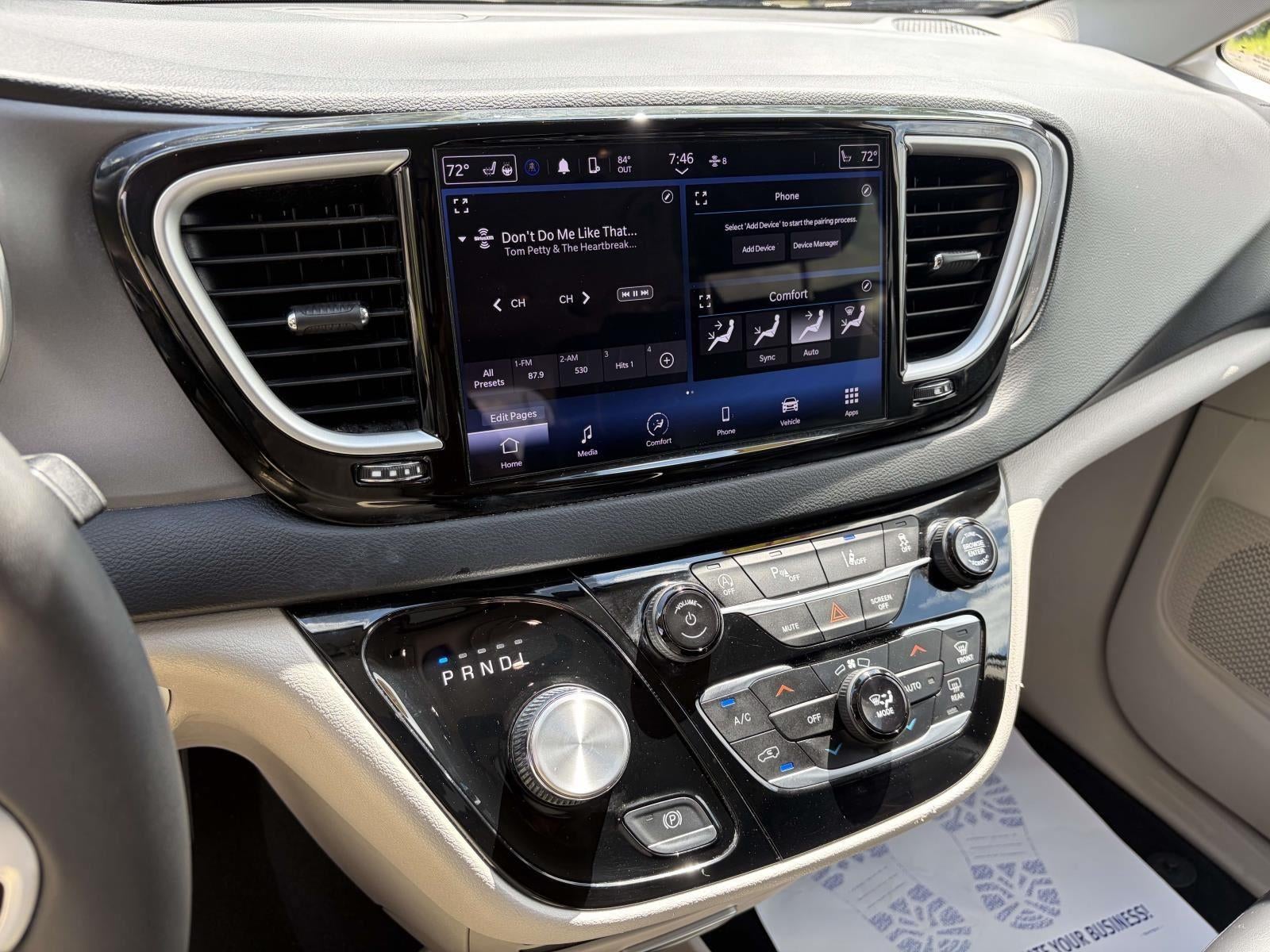 2023 Chrysler Pacifica Touring L