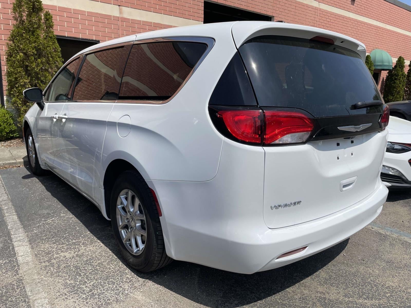 2023 Chrysler Voyager LX