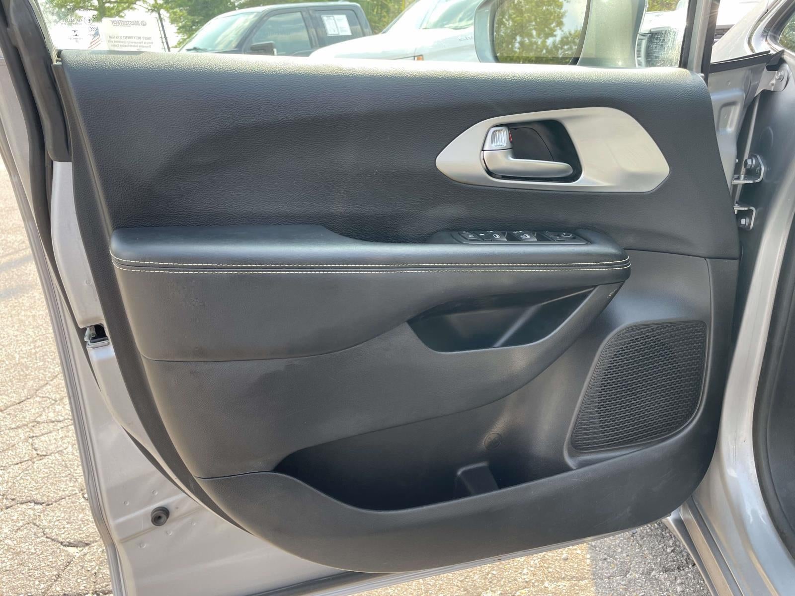 2021 Chrysler Pacifica Touring