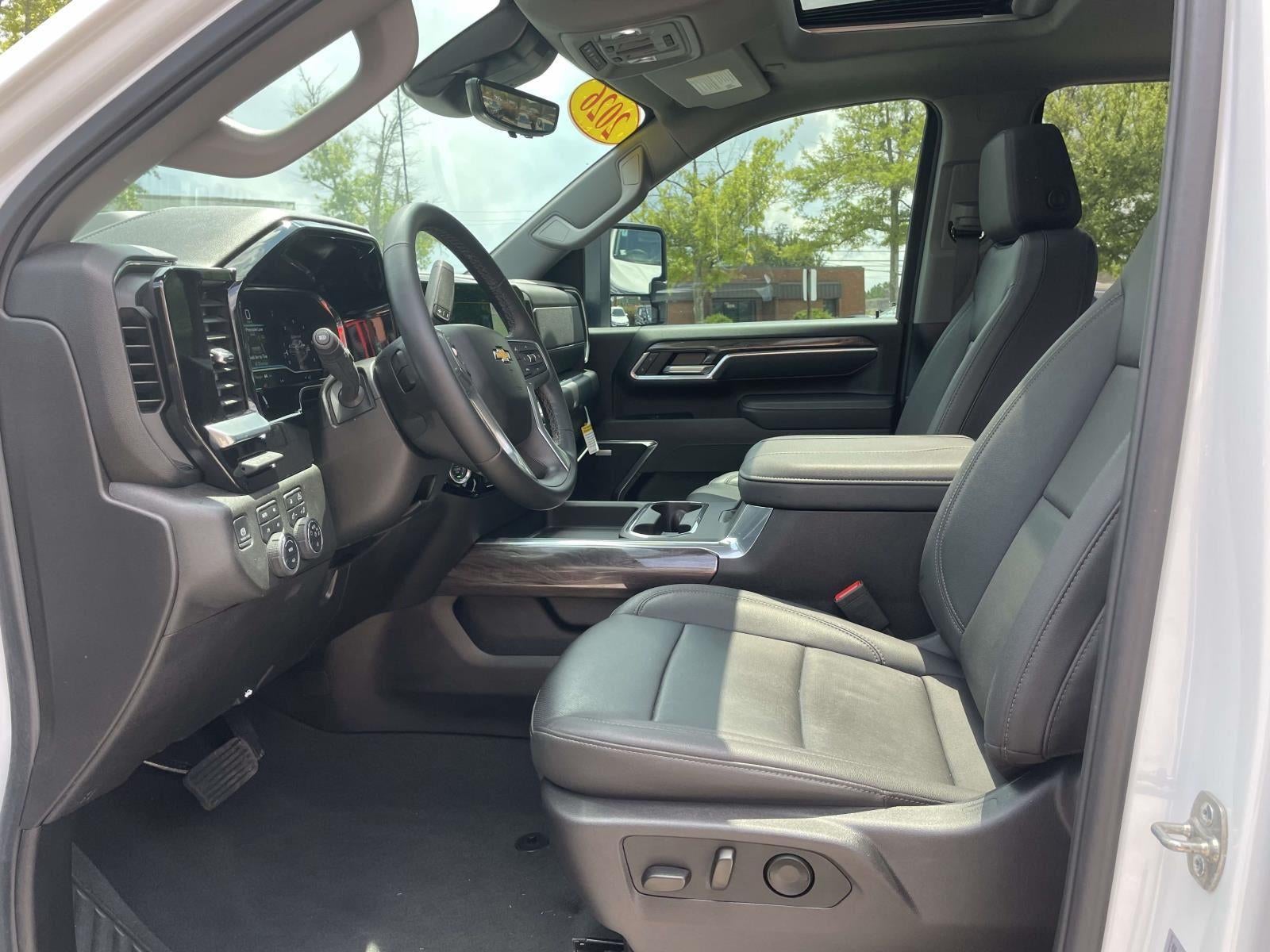 2025 Chevrolet Silverado 3500 HD LTZ
