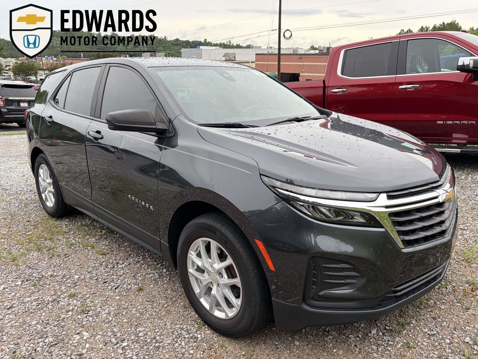 2022 Chevrolet Equinox LS's photo