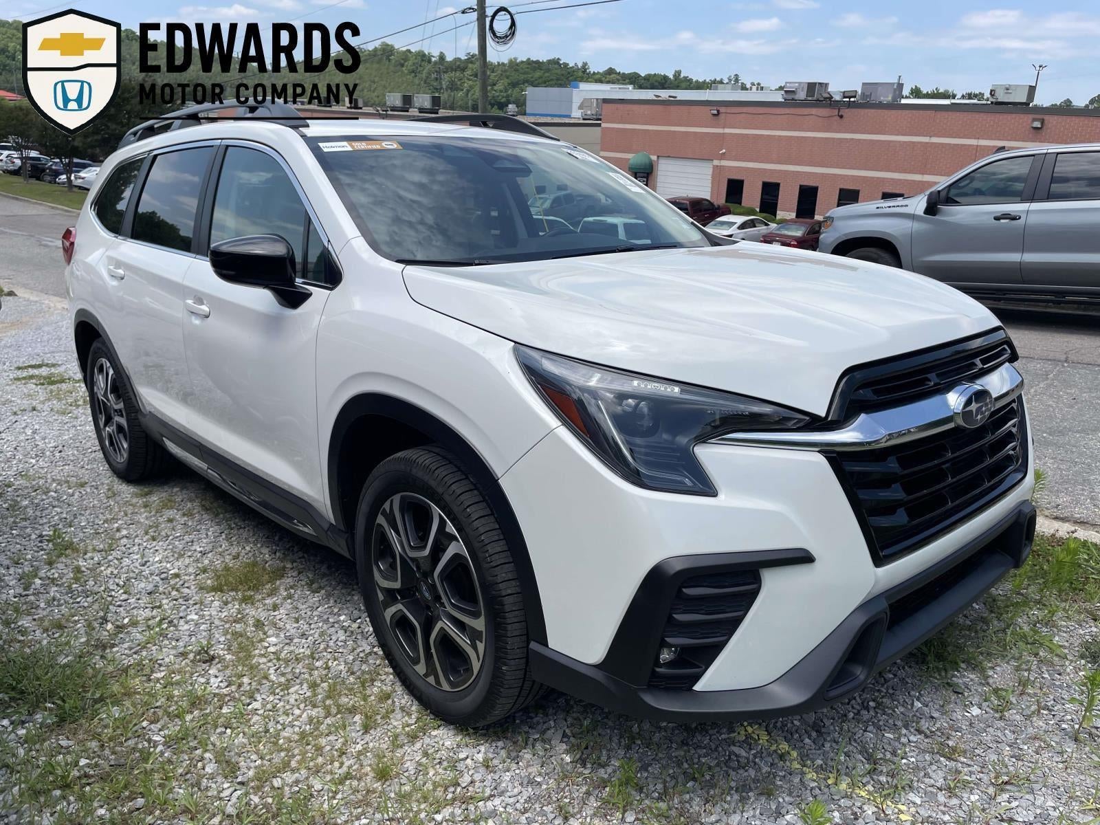 2024 Subaru Ascent Limited 7 Passenger's photo