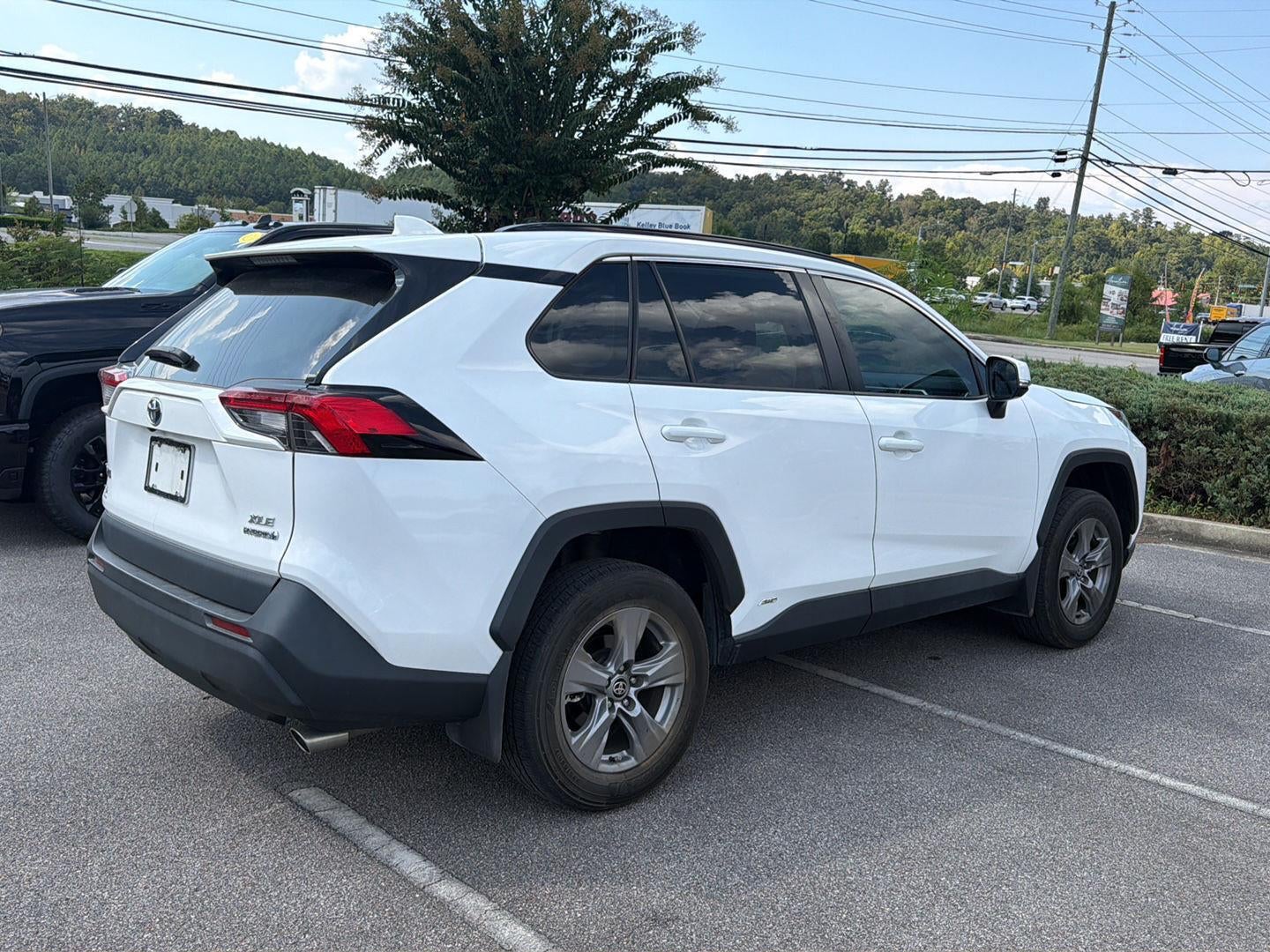 2024 Toyota RAV4 Hybrid XLE