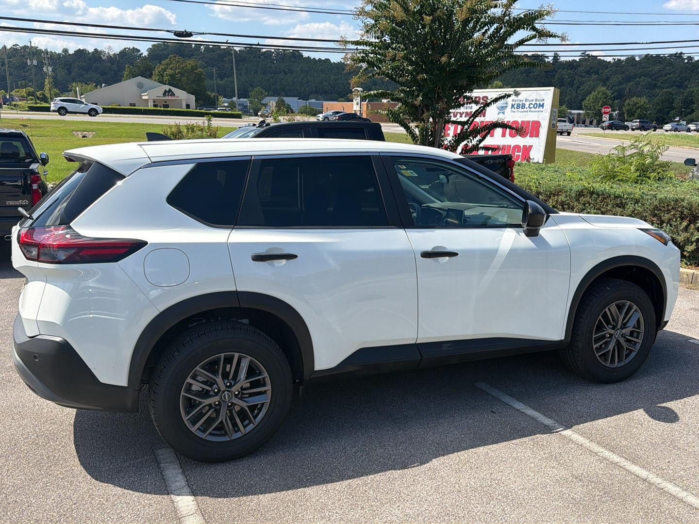 2023 Nissan Rogue S