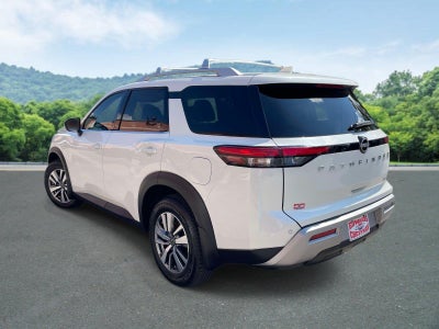 2022 Nissan Pathfinder SL