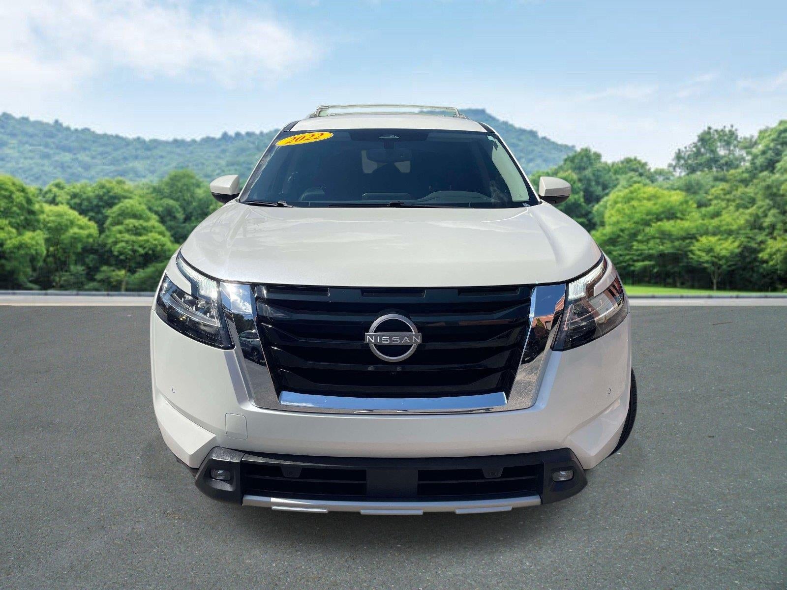 2022 Nissan Pathfinder SL