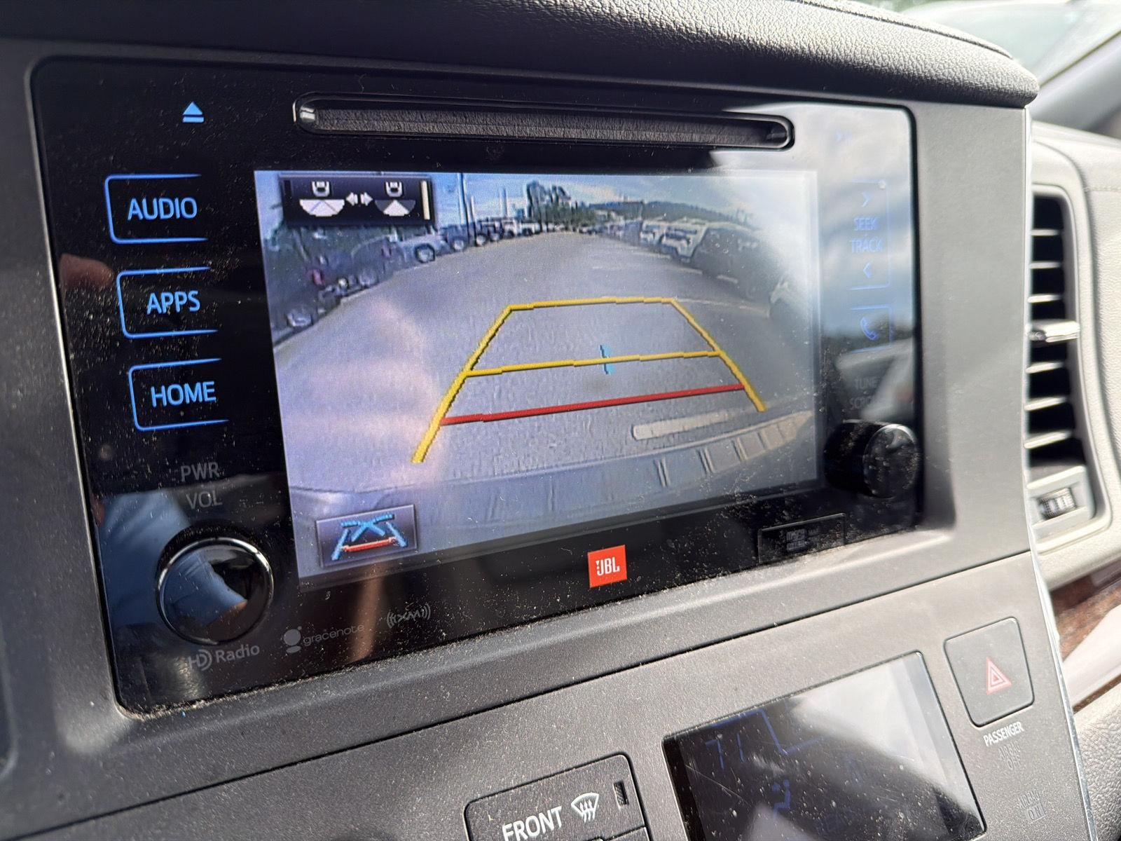 2017 Toyota Sienna XLE