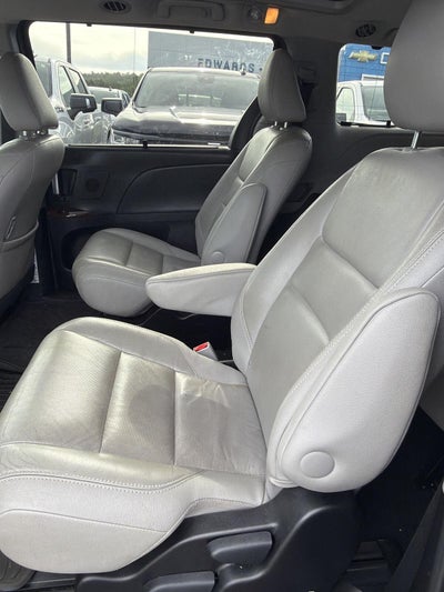 2017 Toyota Sienna XLE