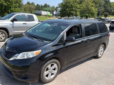2017 Toyota Sienna LE Auto Access Seat