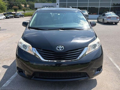 2017 Toyota Sienna LE Auto Access Seat