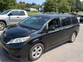 2017 Toyota Sienna LE Auto Access Seat