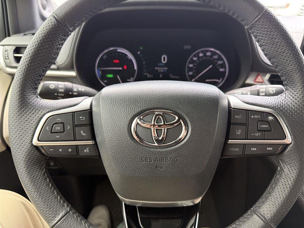 2023 Toyota Sienna Limited