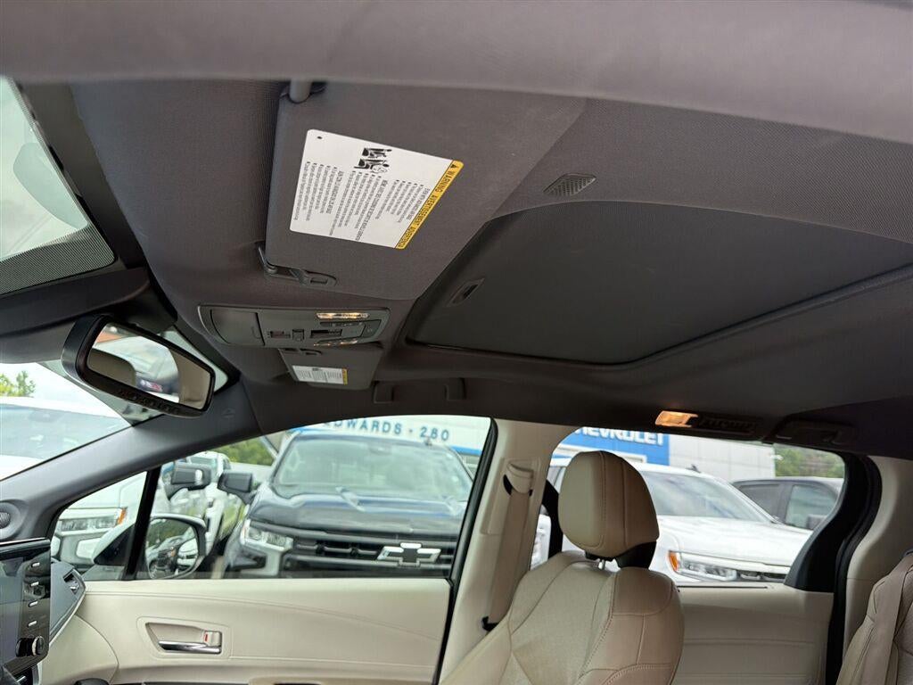 2023 Toyota Sienna Limited
