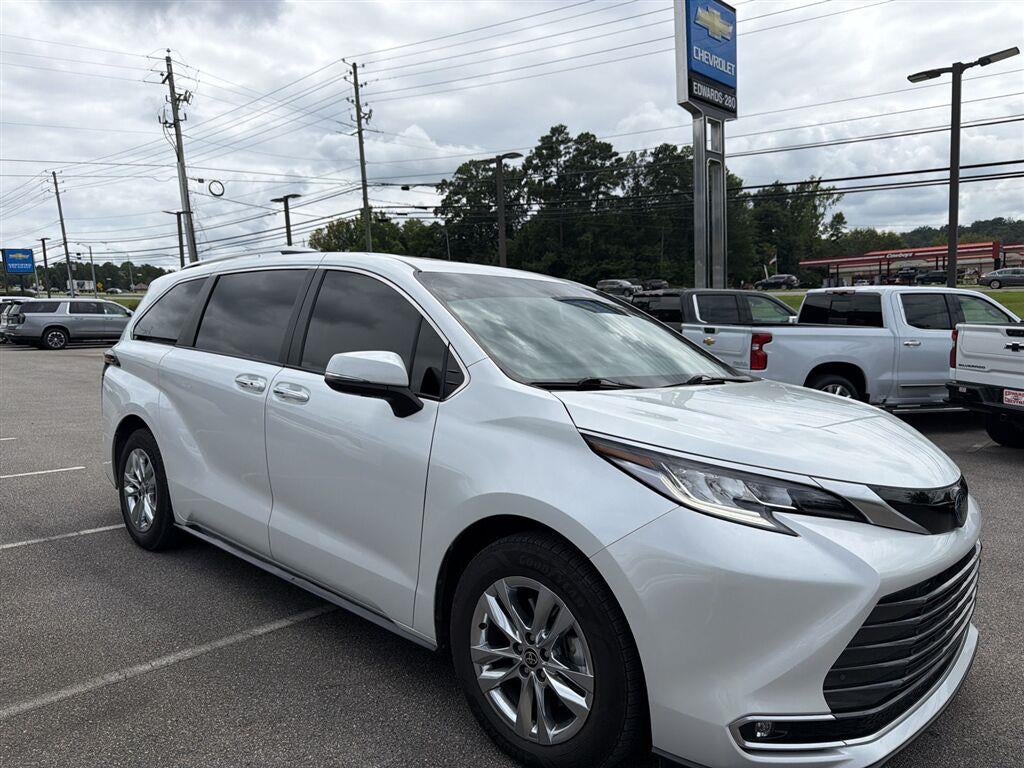2023 Toyota Sienna Limited