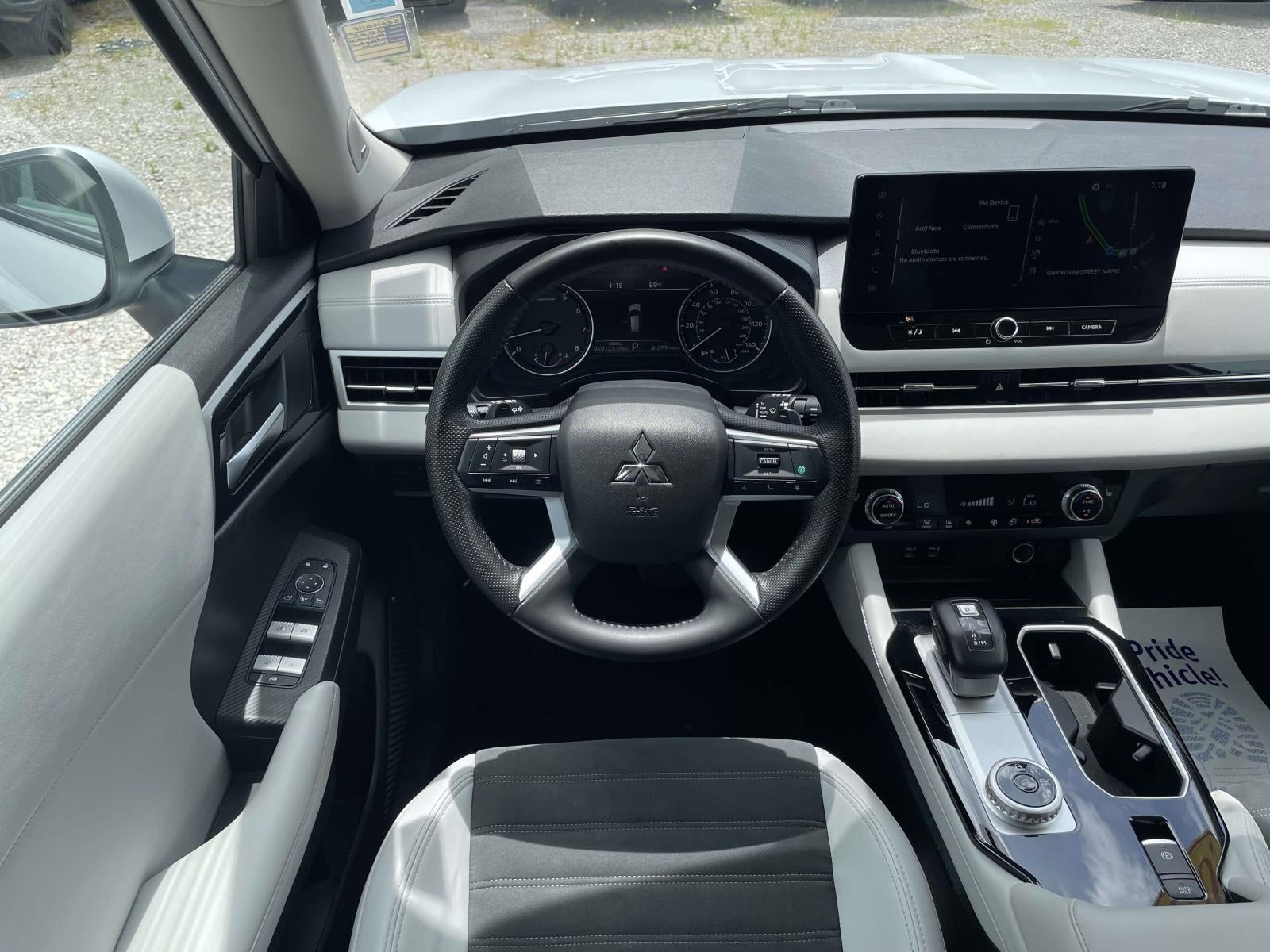 2025 Mitsubishi Outlander SE